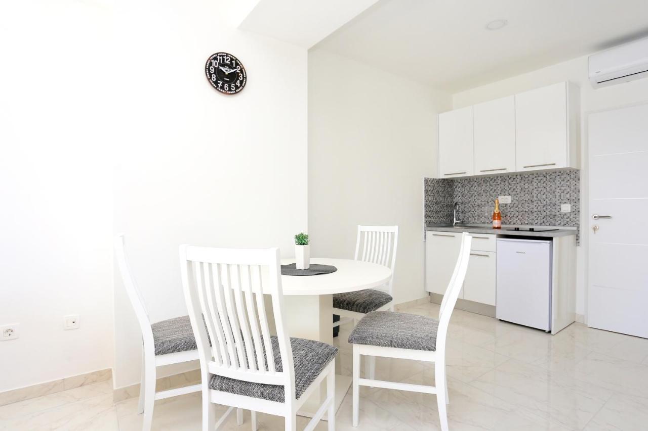 Family Friendly Apartments With A Swimming Pool Zivogosce - Porat, Makarska - 18150 Eksteriør bilde