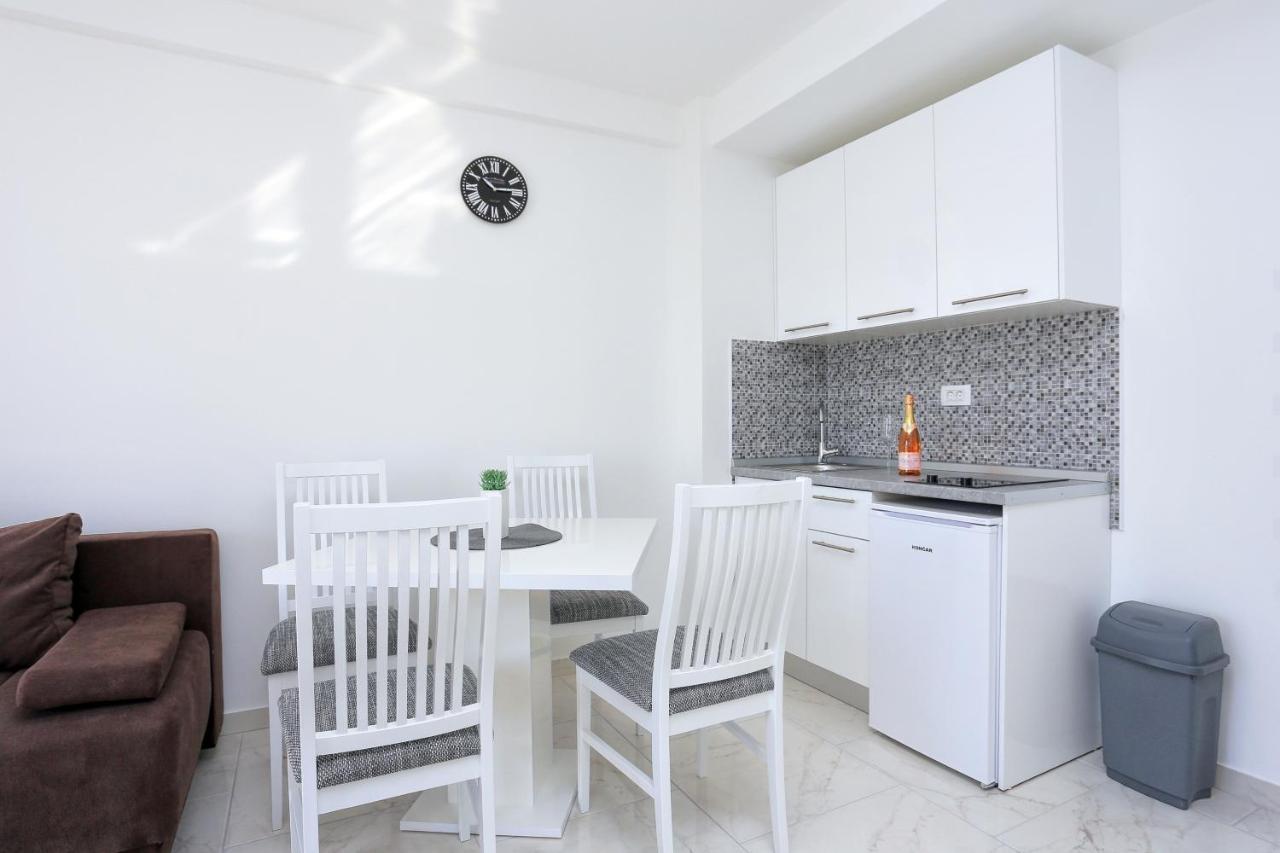 Family Friendly Apartments With A Swimming Pool Zivogosce - Porat, Makarska - 18150 Eksteriør bilde